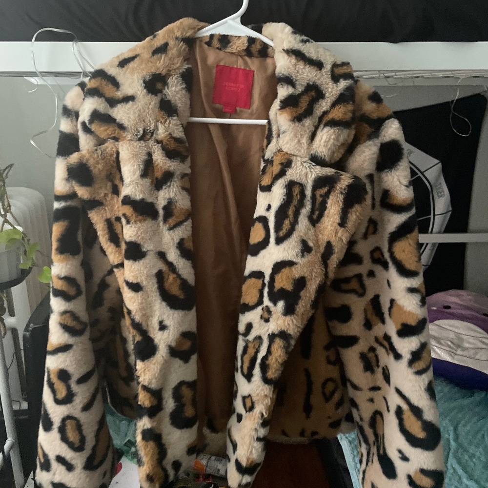 Jennifer Lopez cheetah print faux fur coat